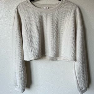 Crop top cream sweater with detailing